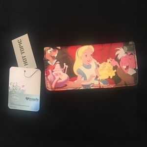 NWTO Disney Loungefly Alice in Wonderland Wallet